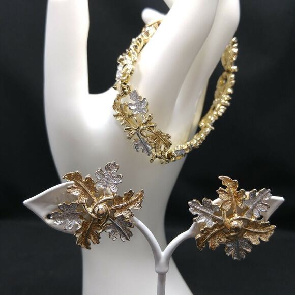 Vintage Sarah Coventry "Garland" Earrings & Bracelet, 1968 - Picture 2 of 10